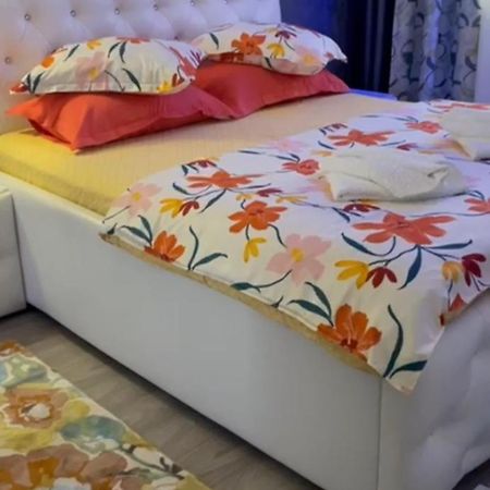 Amira 2 Apartment Търговище Екстериор снимка
